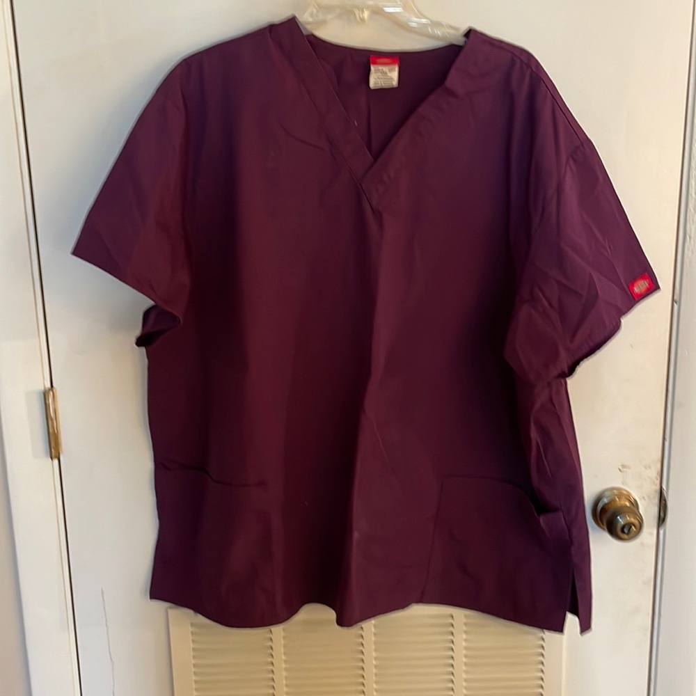 Scrub top